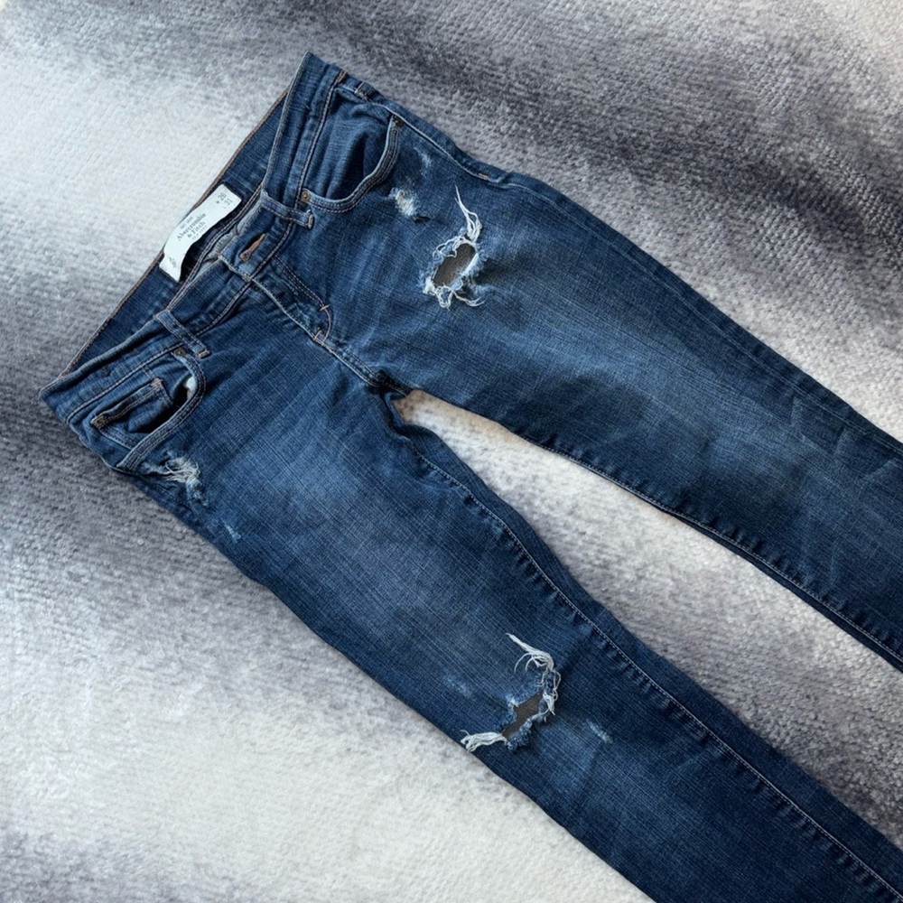 Abercrombie & Fitch Skinny Perfect Stretch Distressed Jeans Sz 2R - Picture 1 of 4